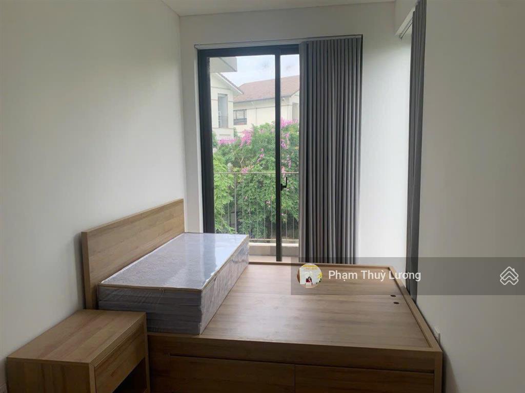 Cho thuê bt view hồ 300m2, 32 triệu vnd tại vinhomes thăng long, an khánh, hà nội