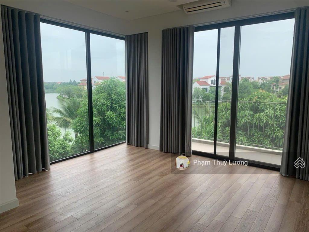 Cho thuê bt view hồ 300m2, 32 triệu vnd tại vinhomes thăng long, an khánh, hà nội