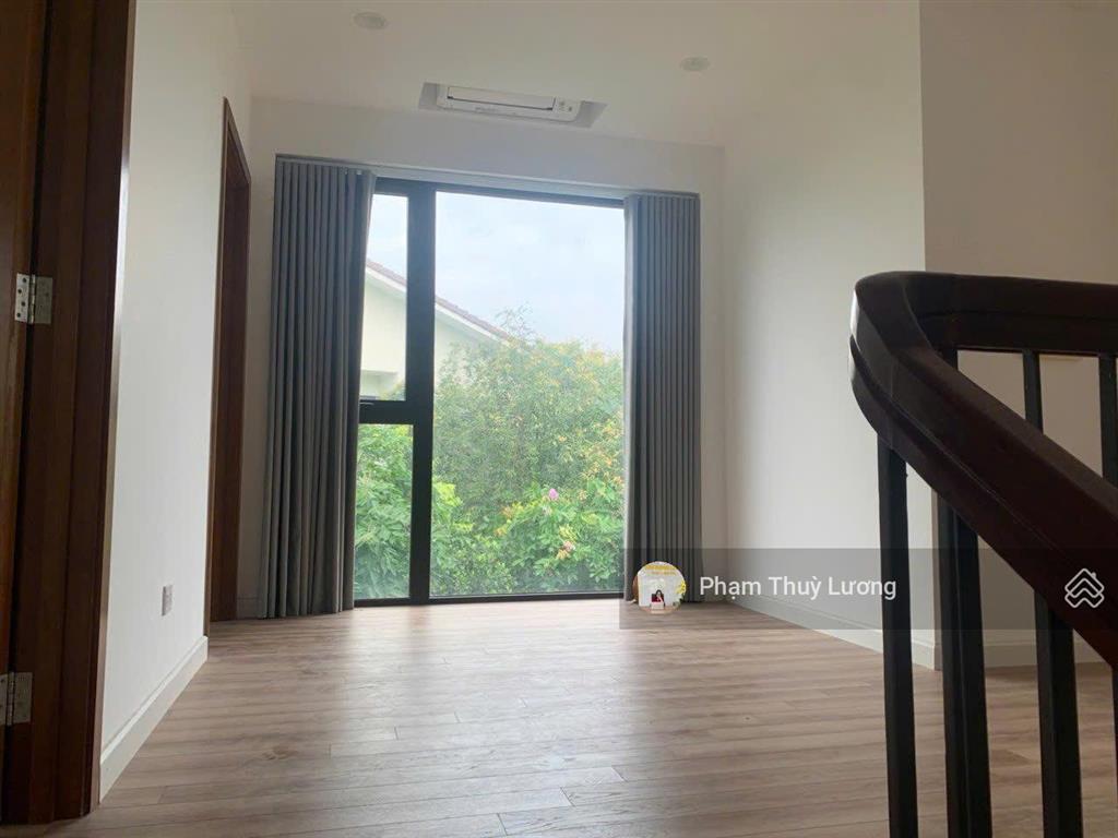 Cho thuê bt view hồ 300m2, 32 triệu vnd tại vinhomes thăng long, an khánh, hà nội