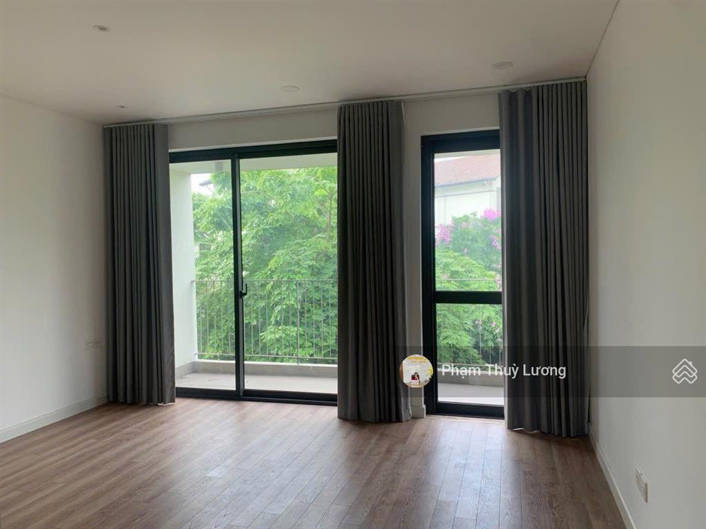 Cho thuê bt view hồ 300m2, 32 triệu vnd tại vinhomes thăng long, an khánh, hà nội