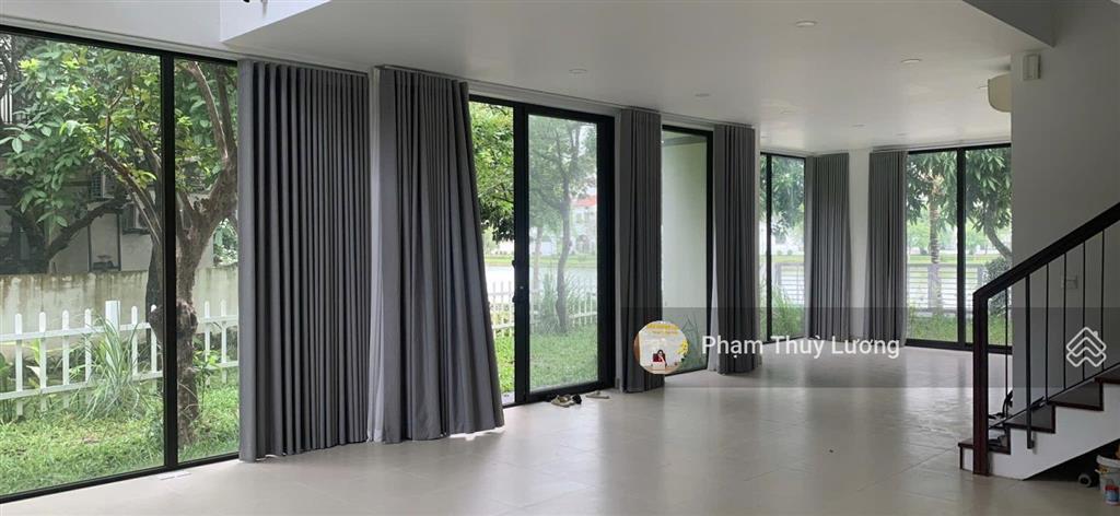 Cho thuê bt view hồ 300m2, 32 triệu vnd tại vinhomes thăng long, an khánh, hà nội