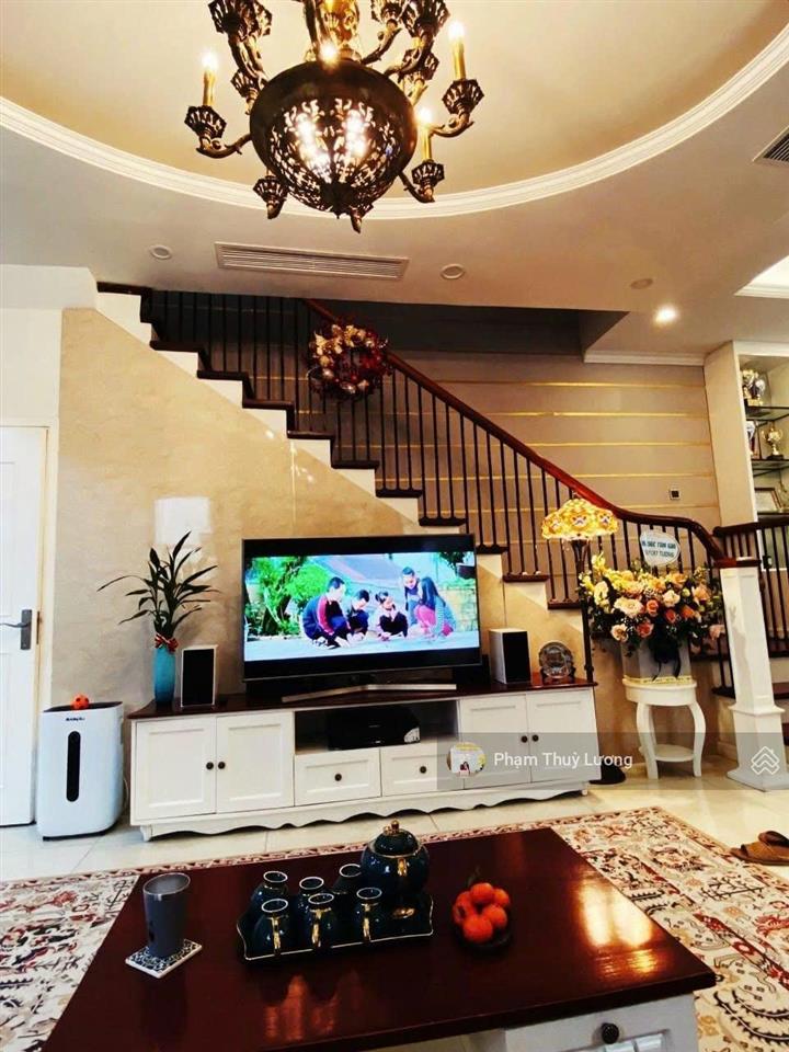 Cho thuê gấp bt 6pn 5wc tại vinhomes thăng long, giá 24 triệu, 154m2