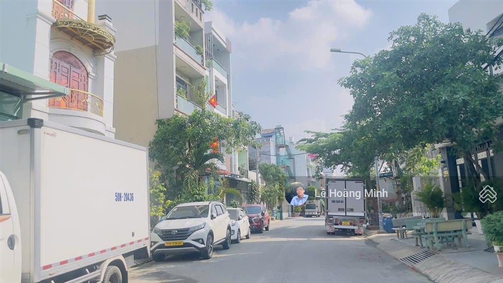 Nhà trệt hai lầu hxh ngay đầu đường ngô chí quốc, bình chiểu. gần cầu vượt gò dưa