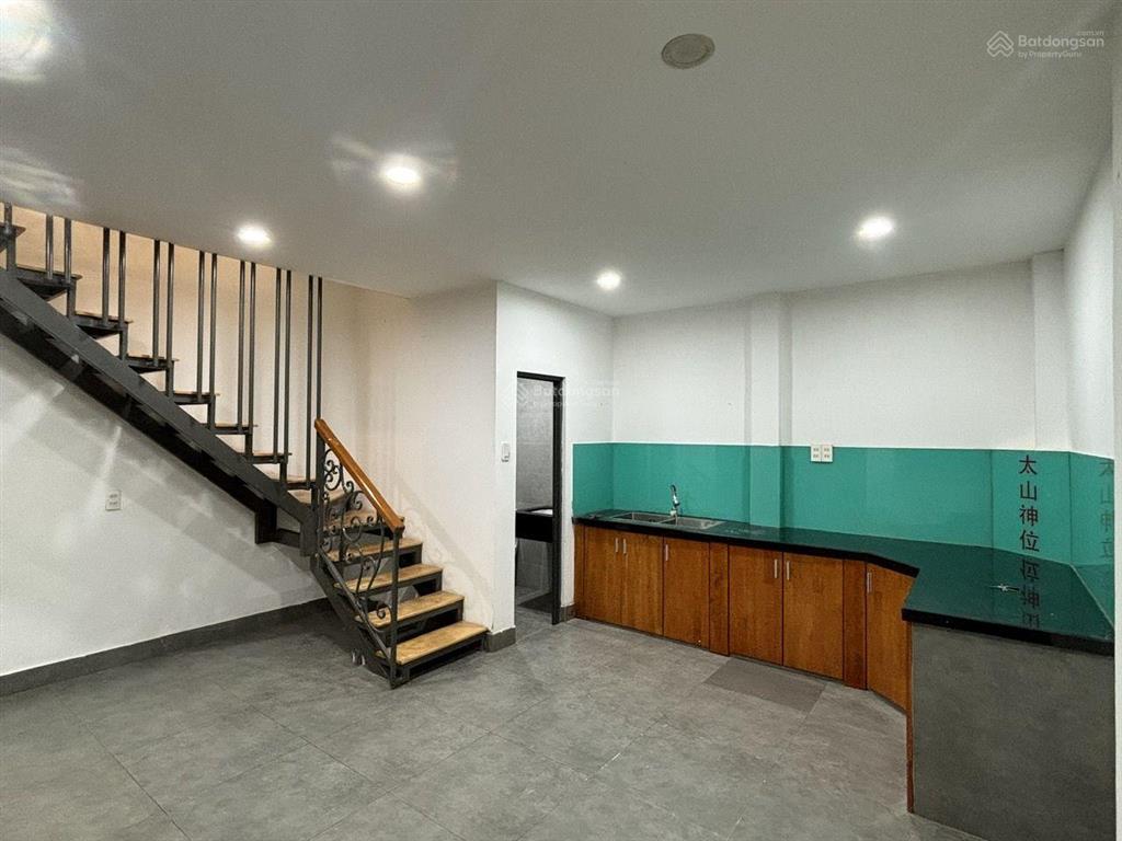 Nhà trệt lầu dt sàn 50m2 hẻm xe hơi đường 8 linh trung. sổ hồng riêng, cách ngã tư thủ đức 1km