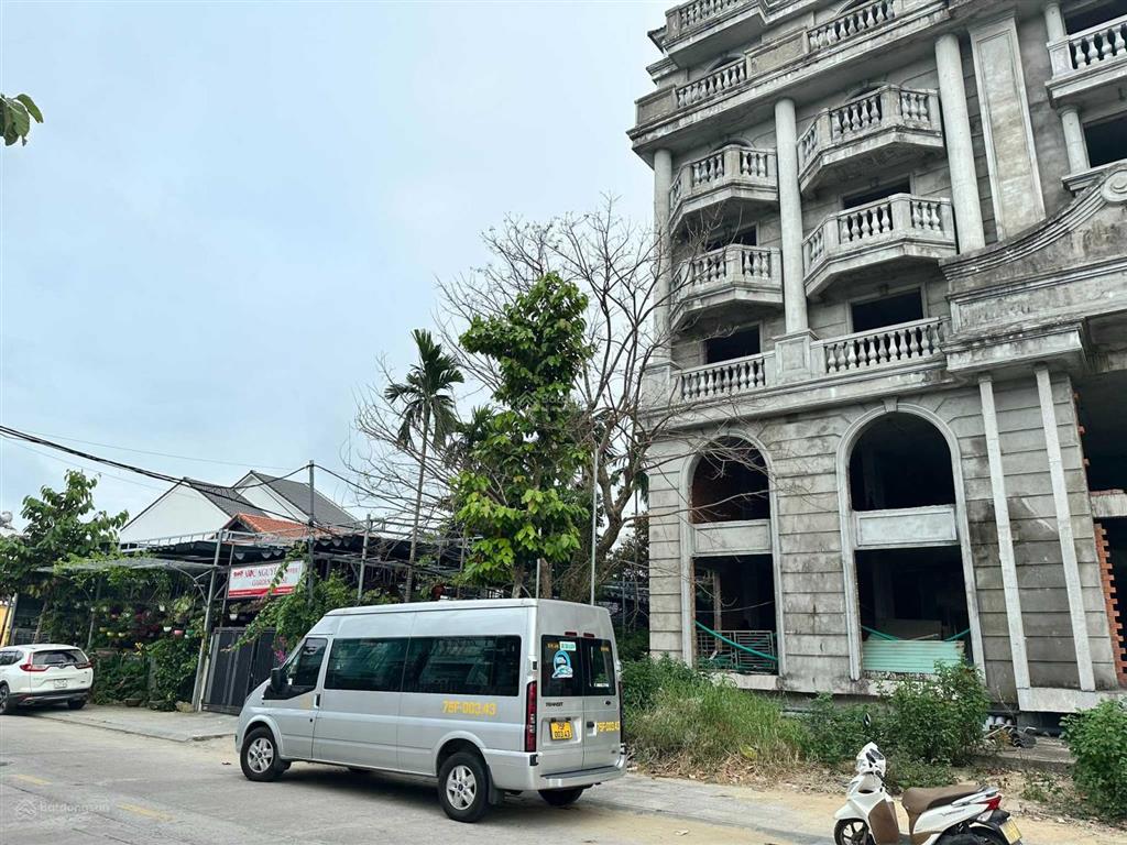 Ngân hàng thanh lý khách sạn 6 tầng mặt tiền sông cách phố cổ hội an 500m