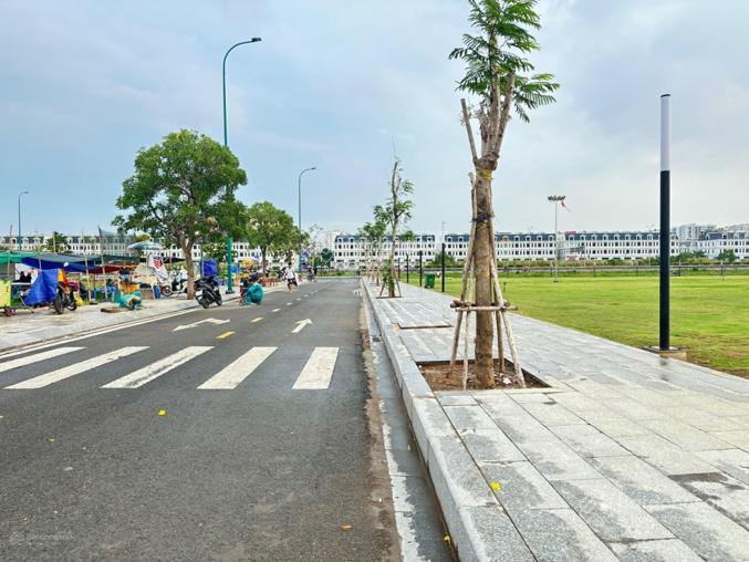 Chính chủ gửi bán lô đất biệt thự 10x20 vuông vức liền kề the global city lộ giới 14m