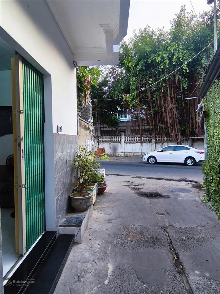 Nhà 2 tầng phước hải, nha trang  cách đường phùng thế tài vài bước chân  giá chỉ 3 tỷ