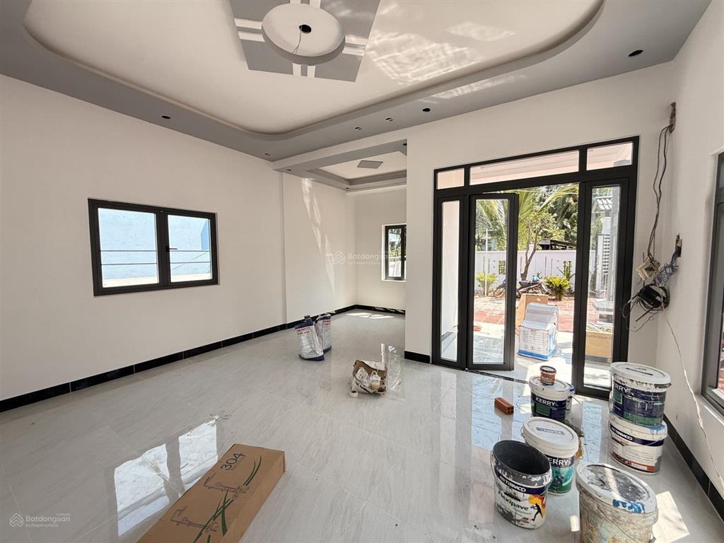 Cần bán nhà vườn 886m2 full thổ cư mặt tiền đường ô tô mới xây 100% chất nghĩ dưỡng tại long an