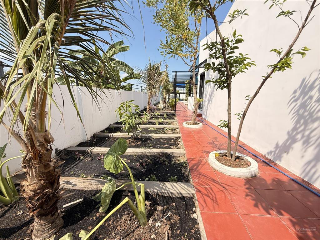 Cần bán nhà vườn 886m2 full thổ cư mặt tiền đường ô tô mới xây 100% chất nghĩ dưỡng tại long an