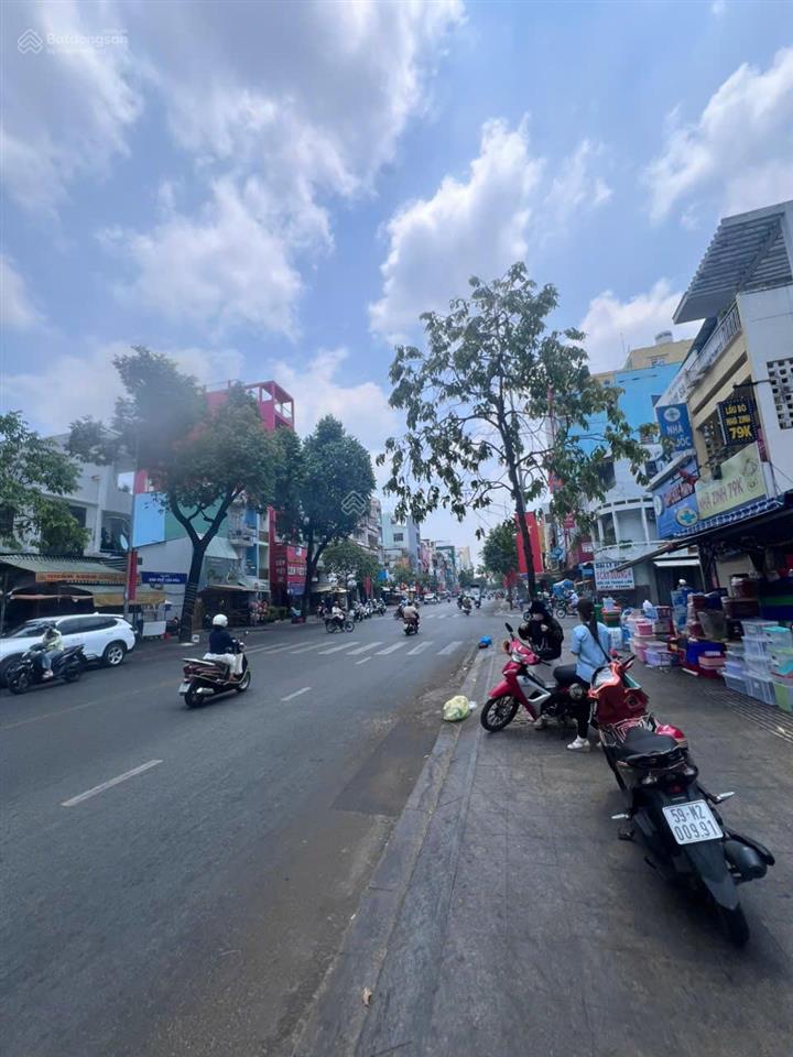 Phải nhanh mới kịp! nhà mtkd đoạn vip nhất hậu giang, gần chợ bình tây quận 6