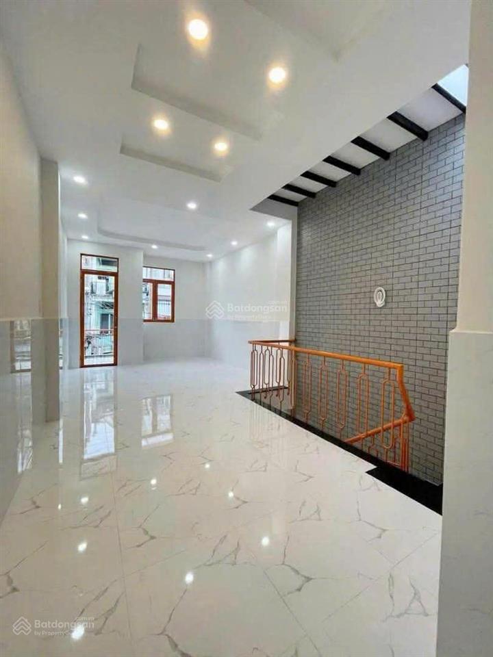 Chỉ 8.5 tỷ tl! nhà 2 tầng, 2 mặt tiền trước sau đường số 32b khu bình phú quận 6