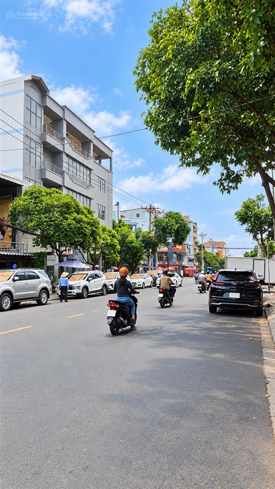 Nhà mtkd chợ lớn  ngay ngã tư bình phú  kế bên sacombank  chỉ 16.2 tỷ