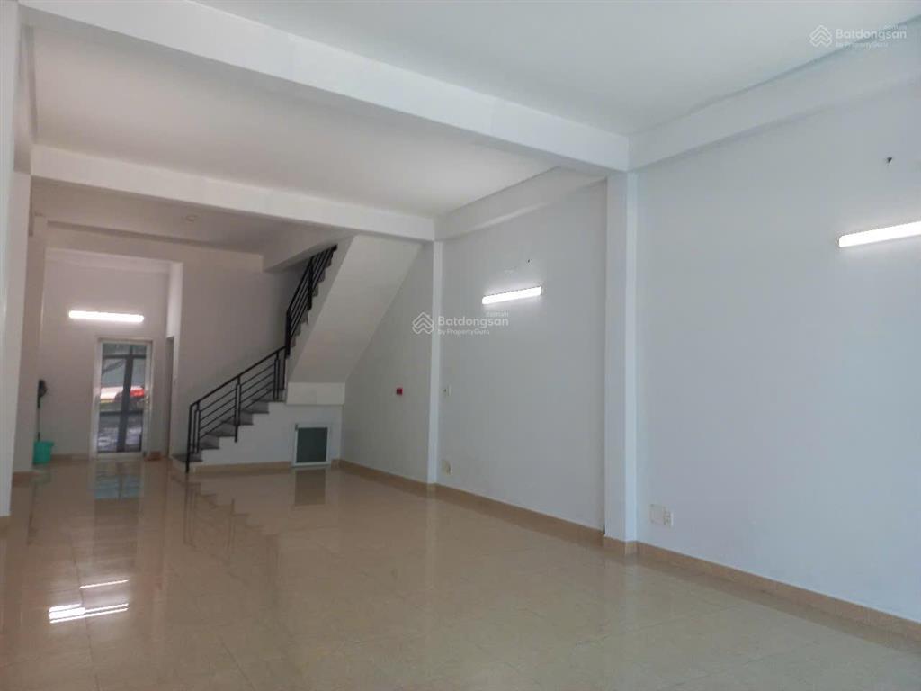 Cho thuê nhà mặt tiền kcn thái hòa 150 m2