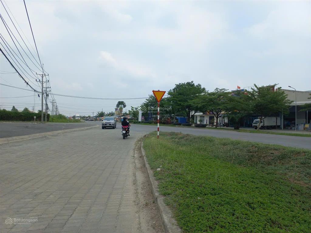 Cho thuê nhà mặt tiền kcn thái hòa 150 m2