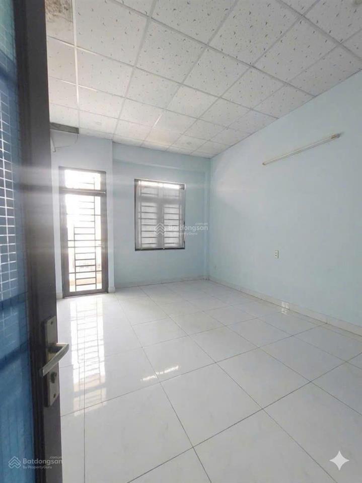 Nhà 2 tầng, bình tân, dt 52m2 đưa trước 300 triệu dọn vào ở ngay