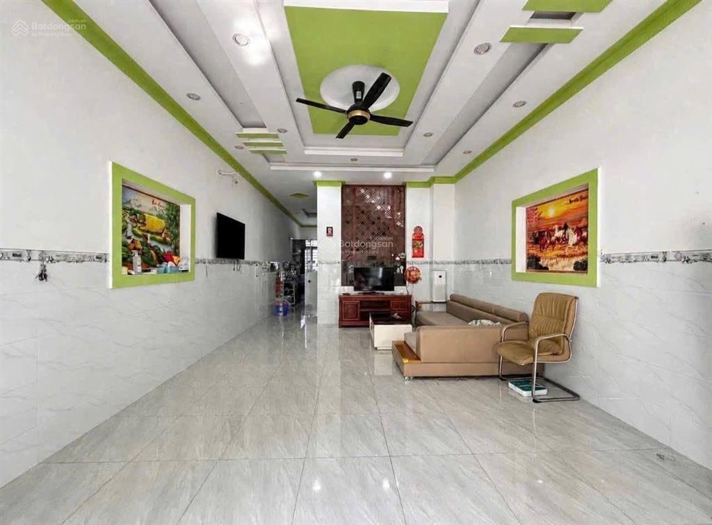 Nhà phố đẹp quận 6 dọn vào ở ngay
không gian rộng rãi, thoáng mát phù hợp gia đình ở hoặc cho thuê