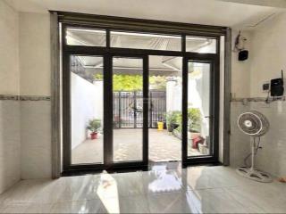 Nhà phố đẹp quận 6 dọn vào ở ngay
không gian rộng rãi, thoáng mát phù hợp gia đình ở hoặc cho thuê