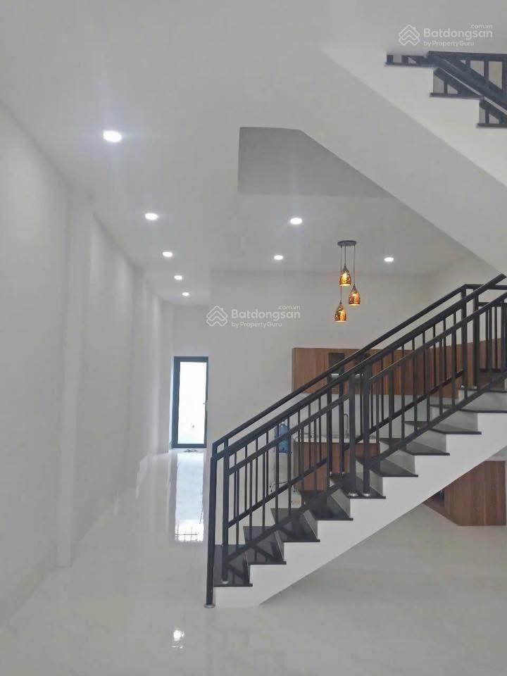 Thanh lý gấp nhà xã tân nhựt, bình chánh dt 100m2 giá thỏa thuận