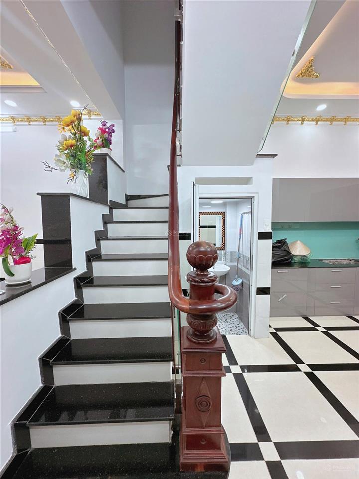 #bình tân hẻm 135 gò xoài #giá 1,750 tỷ. shr lầu 2,5 tấm. 4pn nhà y chang hình. ib gửi sổ. thật tế.