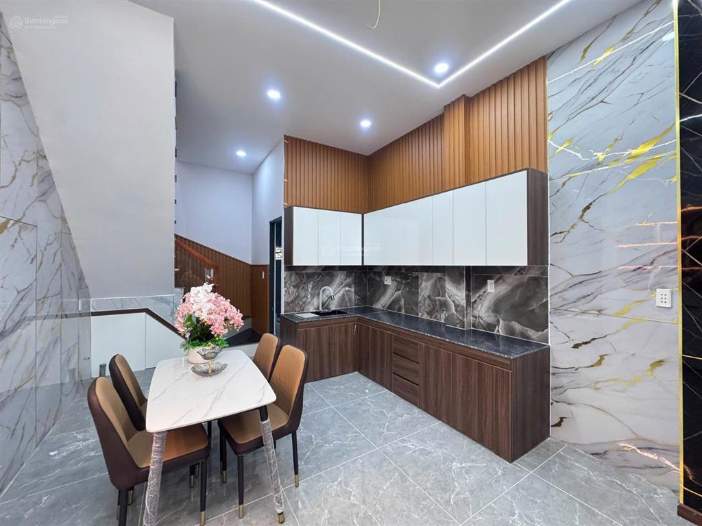 Nhà 1 trệt 1 lầu 1 tỷ350 thương lượng dt 48m2 sổ hồng riêng mỹ yên