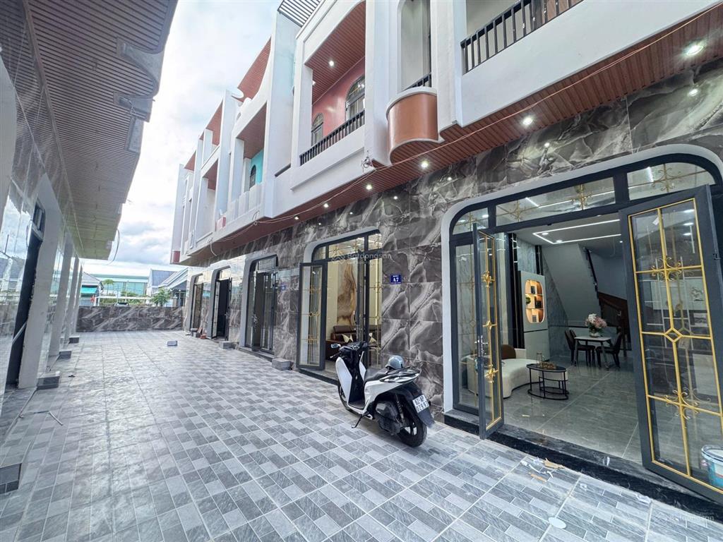 Nhà 1 trệt 1 lầu 1 tỷ350 thương lượng dt 48m2 sổ hồng riêng mỹ yên