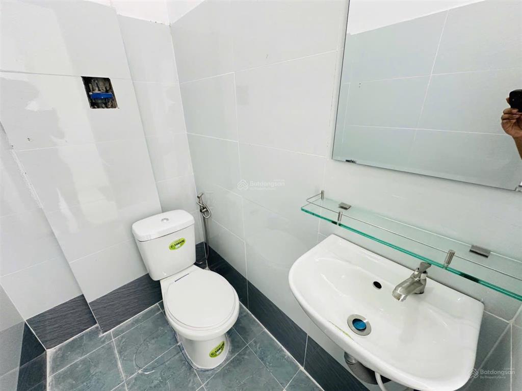 680 triệu có nhà đẹp ngay cầu tràm  cách chơi bc 4km. nhà lầu