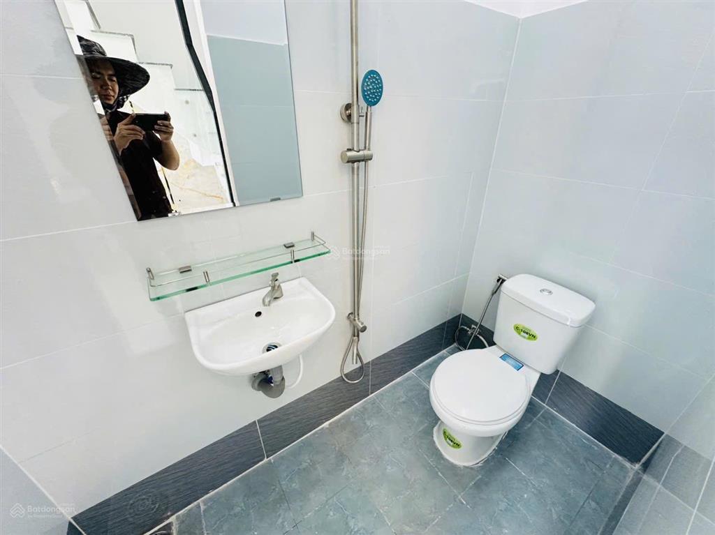 680 triệu có nhà đẹp ngay cầu tràm  cách chơi bc 4km. nhà lầu