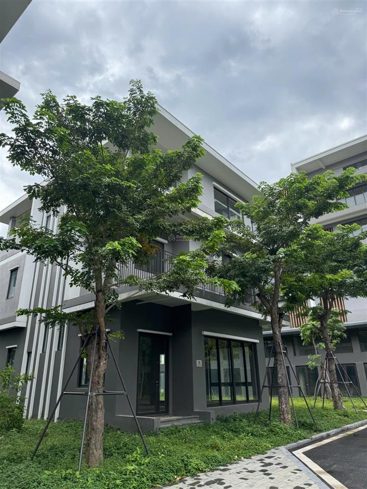 Bán biệt thự đơn lập the plaza 288m2 mặt tiền 16m hướng đông nam một trong số ít căn đẹp hiếm có!