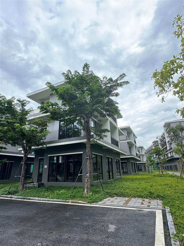 Bán biệt thự đơn lập the plaza 288m2 mặt tiền 16m hướng đông nam một trong số ít căn đẹp hiếm có!