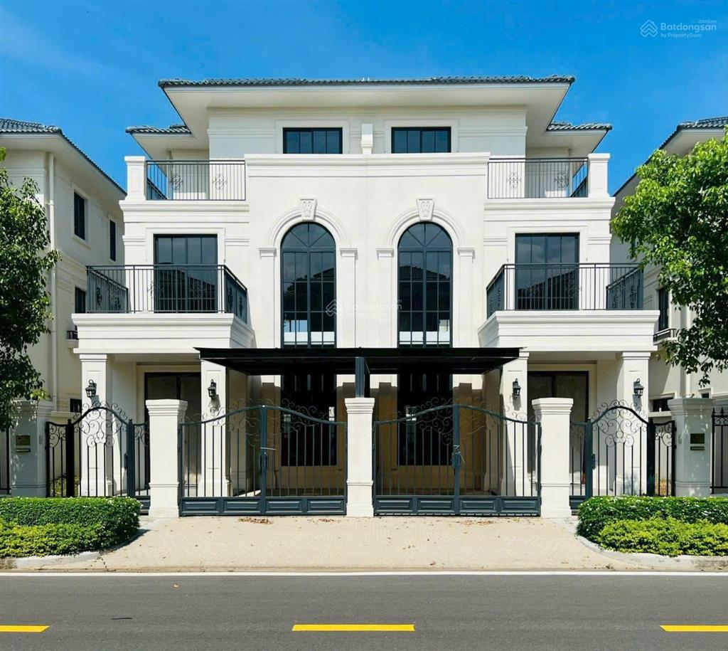 Bán nhà biệt thự đẹp tại swan bay, 10 tỷ, 160m2,  0909 165 ***