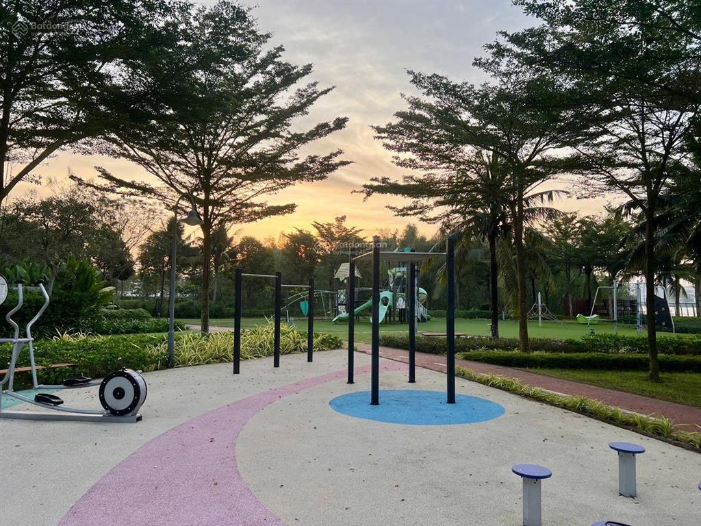 Bán nhà biệt thự đẹp tại swan bay, 10 tỷ, 160m2,  0909 165 ***