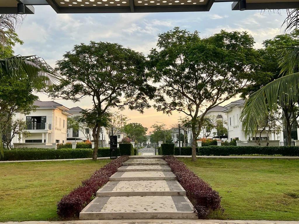 Bán nhà biệt thự đẹp tại swan bay, 10 tỷ, 160m2,  0909 165 ***