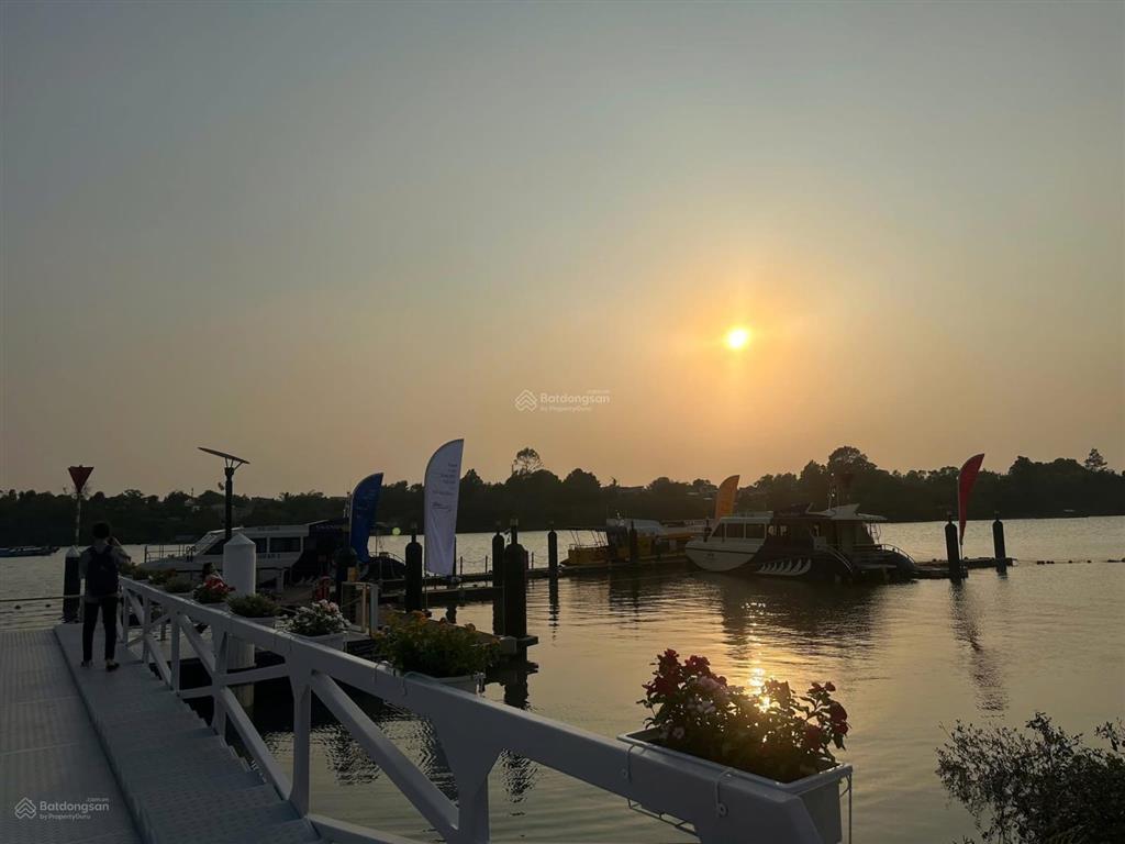 Bán nhà biệt thự đẹp tại swan bay, 10 tỷ, 160m2,  0909 165 ***