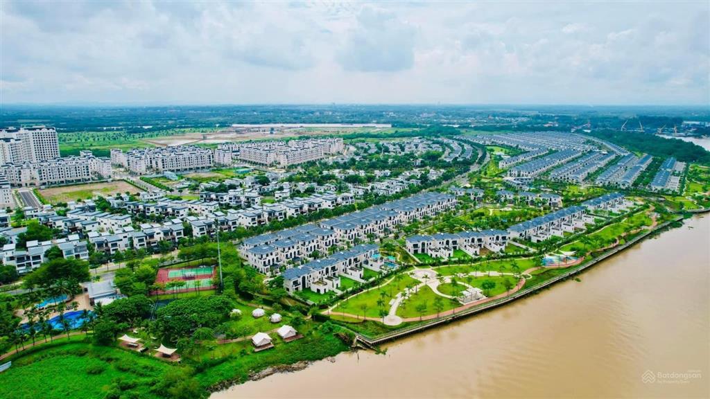 Nắm chính chủ hàng chuyển nhượng bt swan bay, hotline 0909 165 ***