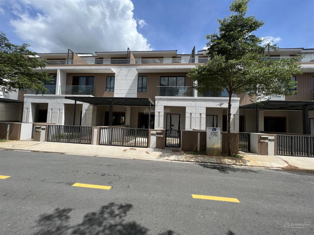 Bán nhà swan bay tại đại phước, căn góc hướng, giá 8,3 tỷ vnd, 179m2 sd, tốt. hl 0909 165 ***