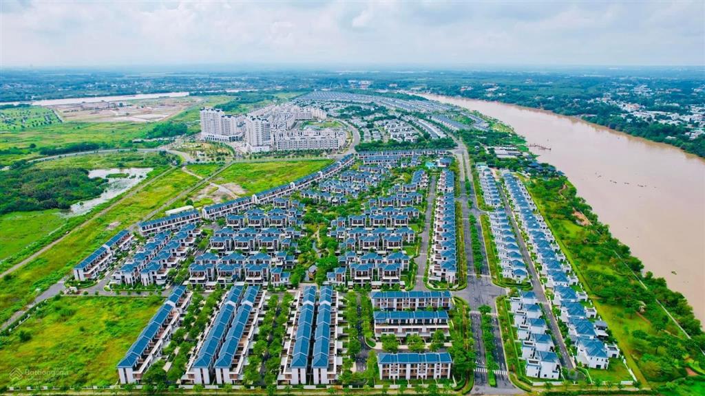 Bán nhà swan bay tại đại phước, căn góc hướng, giá 8,3 tỷ vnd, 179m2 sd, tốt. hl 0909 165 ***