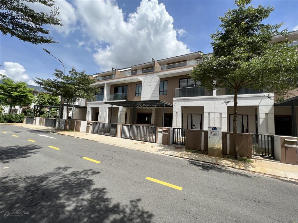 Bán nhà swan bay tại đại phước, căn góc hướng, giá 8,3 tỷ vnd, 179m2 sd, tốt. hl 0909 165 ***