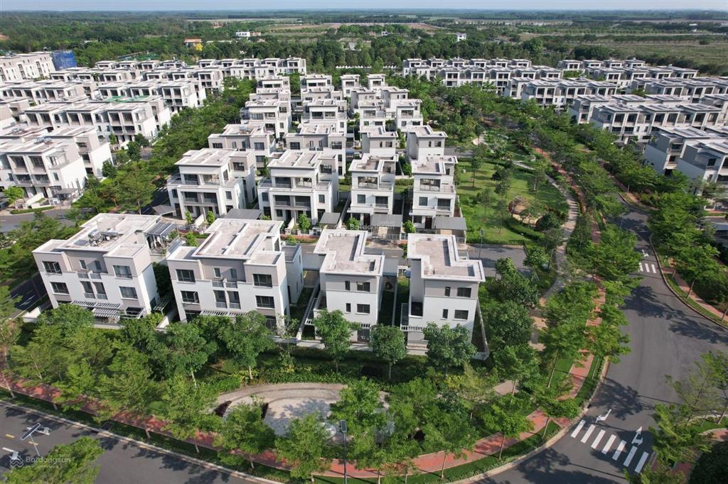 Hot! nắm chính chủ nhiều hàng chuyển nhượng bt swan park, hotline 0909 165 ***