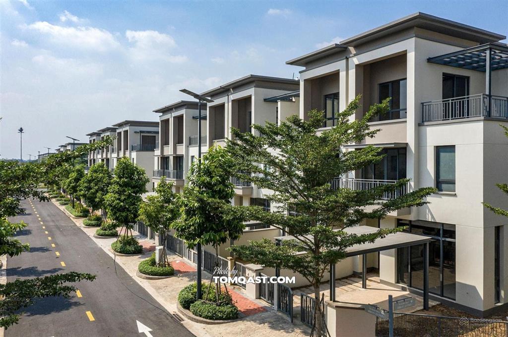 Hot! nắm chính chủ nhiều hàng chuyển nhượng bt swan park, hotline 0909 165 ***