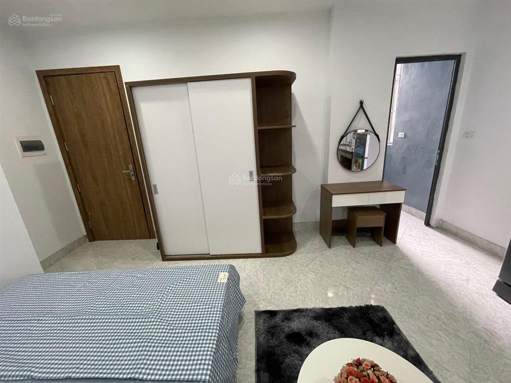 Cho thuê căn hộ dịch vụ cao cấp, có ban công, full đồ, giá còn 4.xtr nhà mới xây xong 136 quan nhân