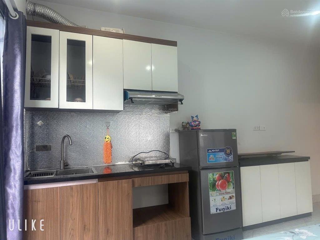 Cho thuê căn hộ dịch vụ cao cấp, có ban công, full đồ, giá còn 4.xtr nhà mới xây xong 136 quan nhân