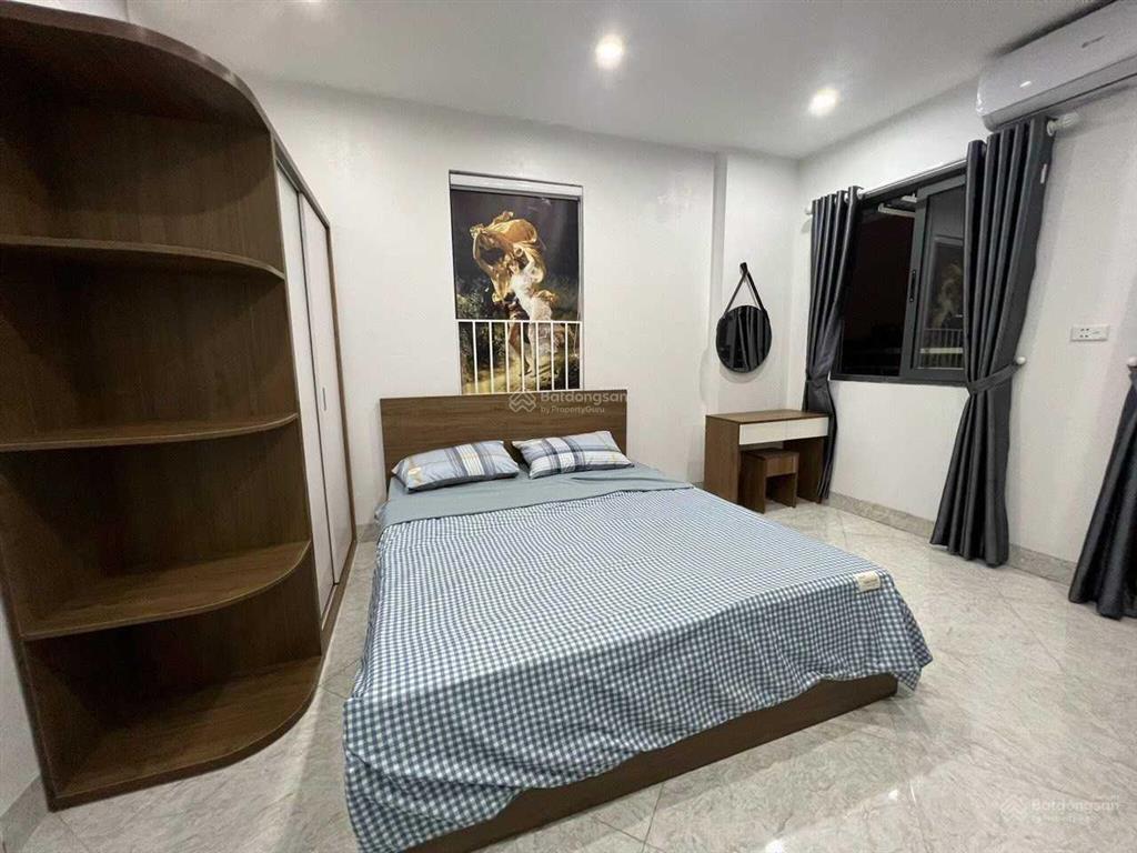 Cho thuê căn hộ dịch vụ cao cấp, có ban công, full đồ, giá còn 4.xtr nhà mới xây xong 136 quan nhân