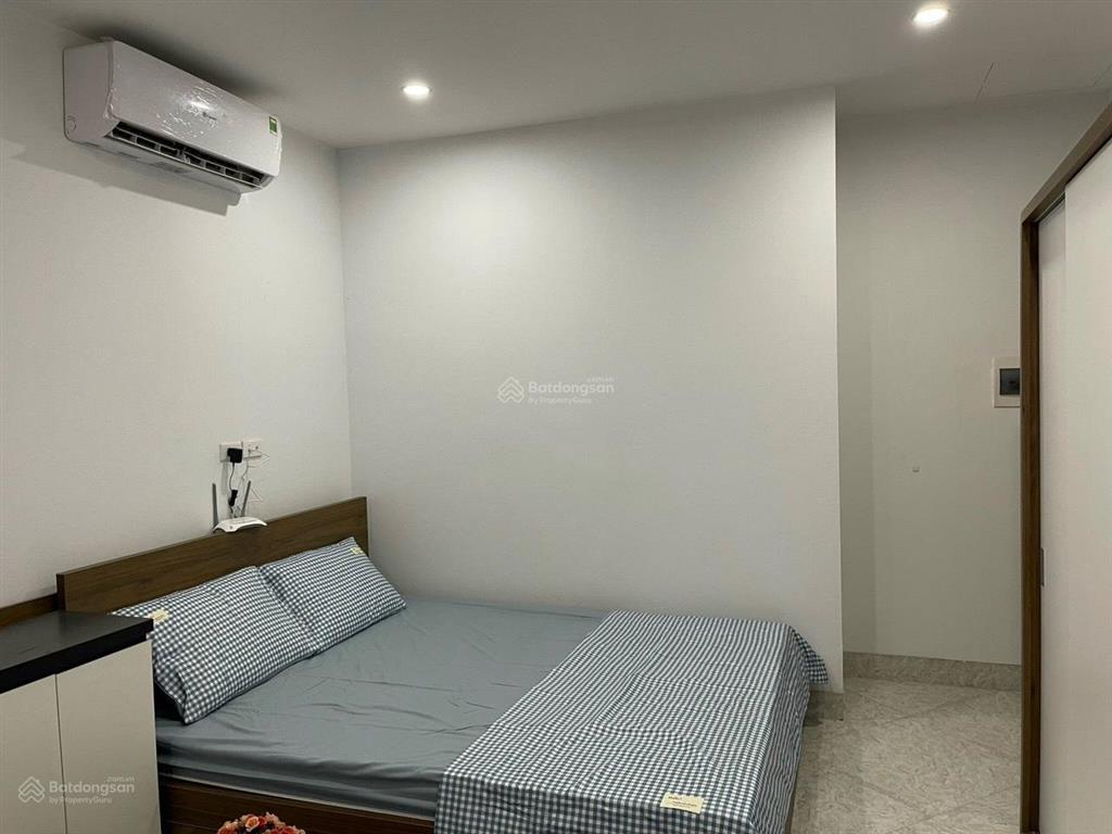 Cho thuê căn hộ dịch vụ cao cấp, có ban công, full đồ, giá còn 4.xtr nhà mới xây xong 136 quan nhân