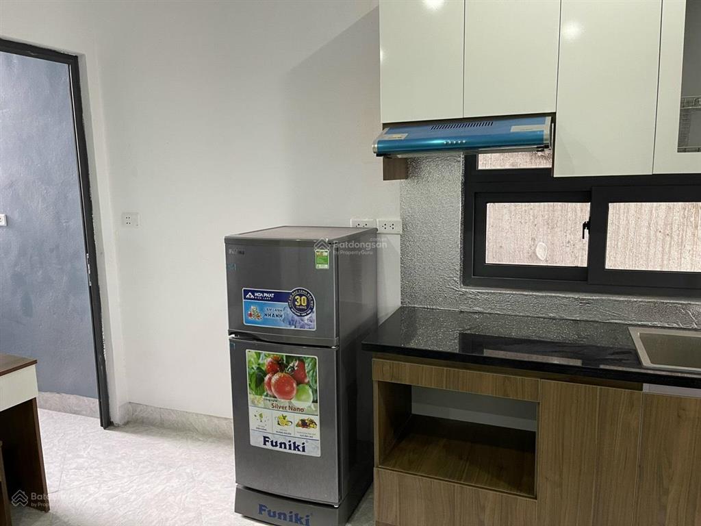 Cho thuê căn hộ dịch vụ cao cấp, có ban công, full đồ, giá còn 4.xtr nhà mới xây xong 136 quan nhân
