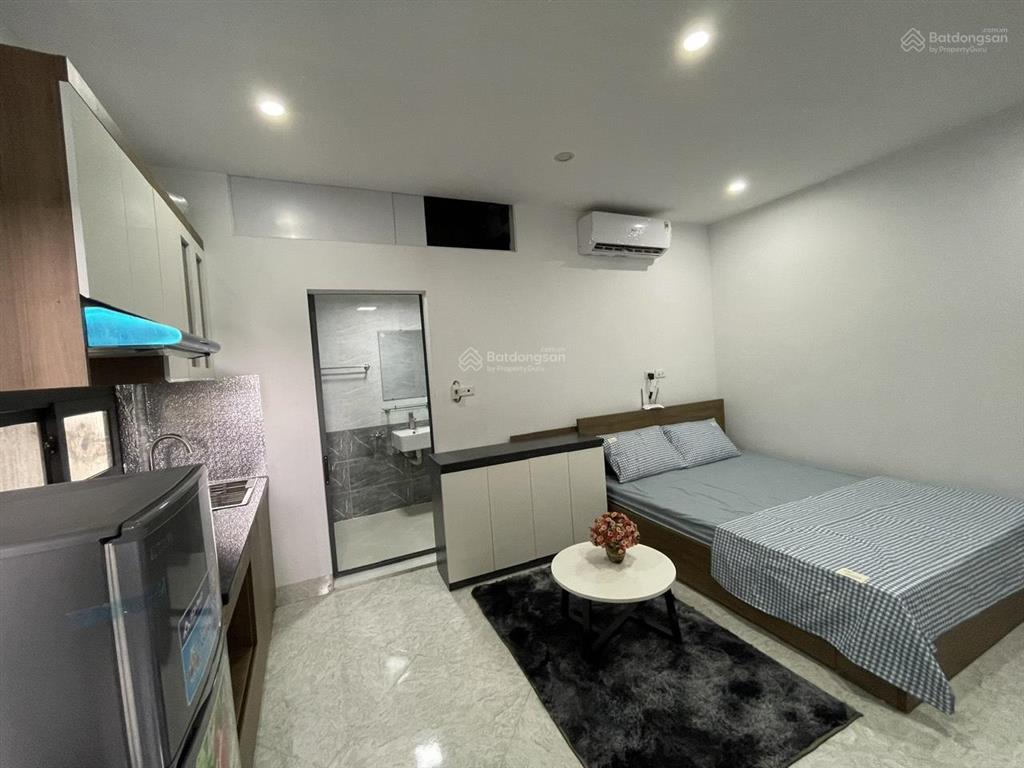 Cho thuê căn hộ dịch vụ cao cấp, có ban công, full đồ, giá còn 4.xtr nhà mới xây xong 136 quan nhân