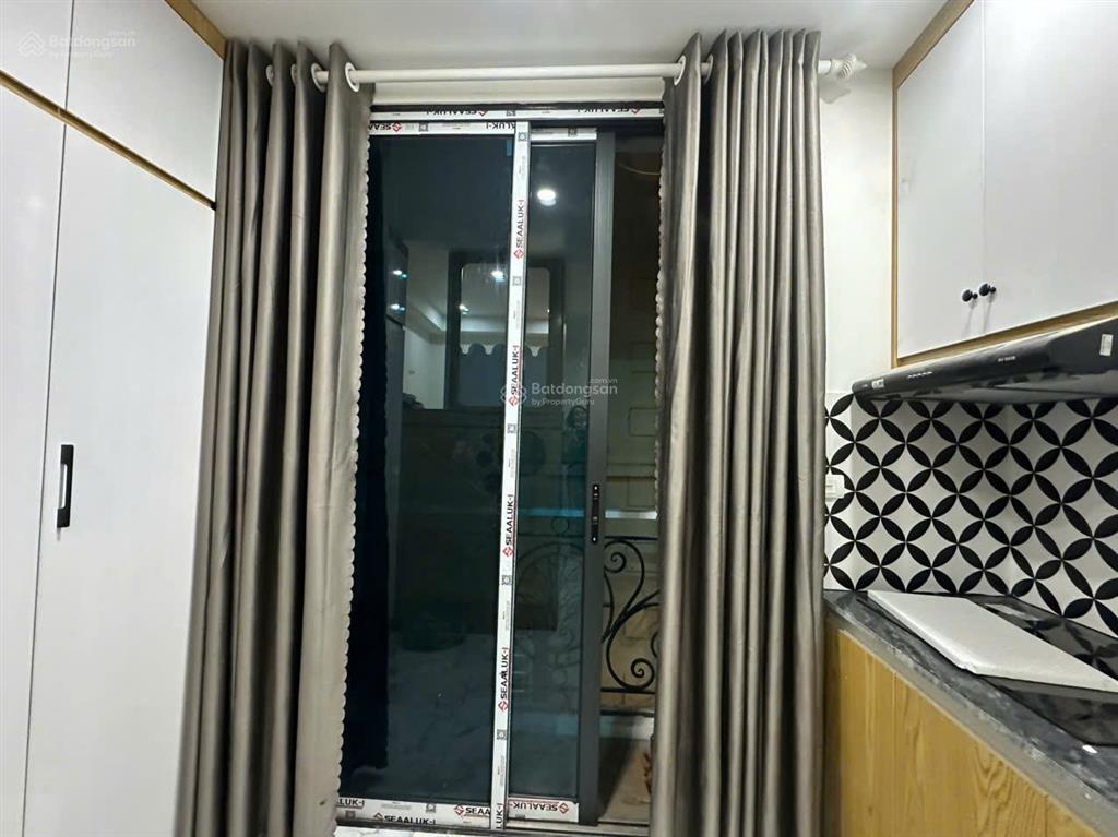Chính chủ cho thuê căn hộ cao cấp, 2 giường, full đồ, giá 4.xtr, 236 khương đình