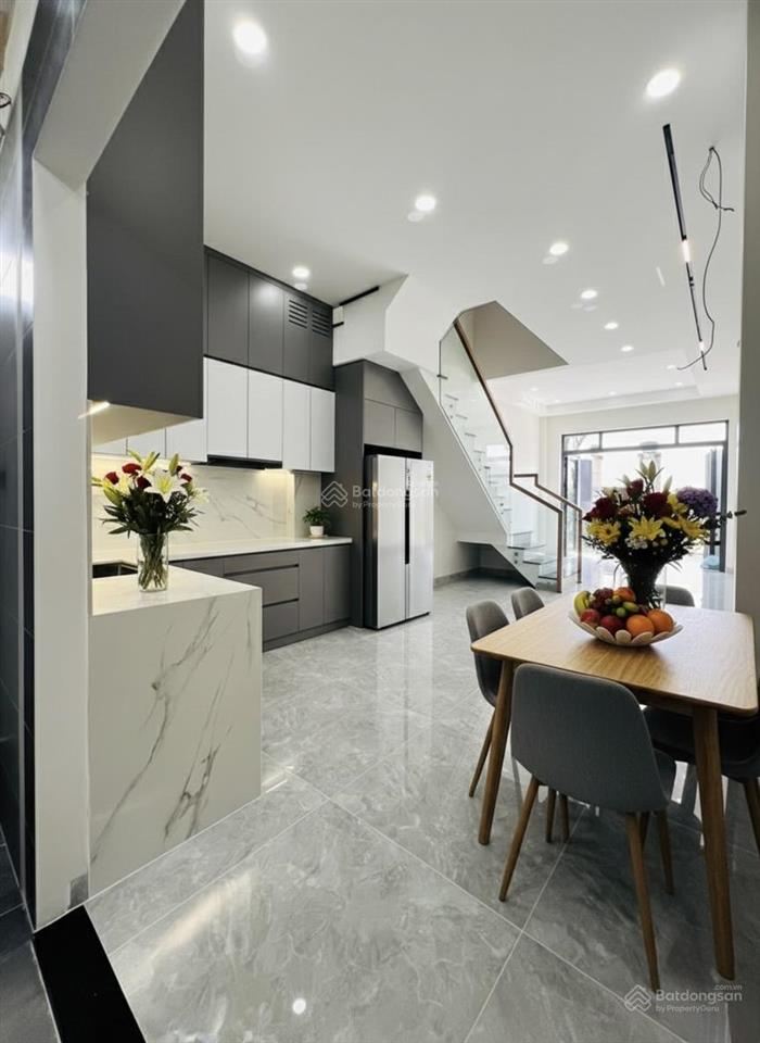 Bán nhà riêng 3 tầng mới xây gần ngã 3 đường lò lu nguyễn xiển view sông cực mát hướng đông nam