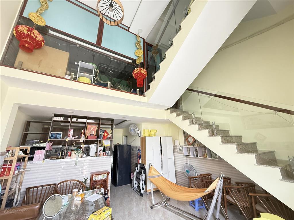 Nhà 1 trệt 1 lửng 2 lầu full nội thất máy lạnh gần vinhomes giá mềm ưu tiên gia đình ở