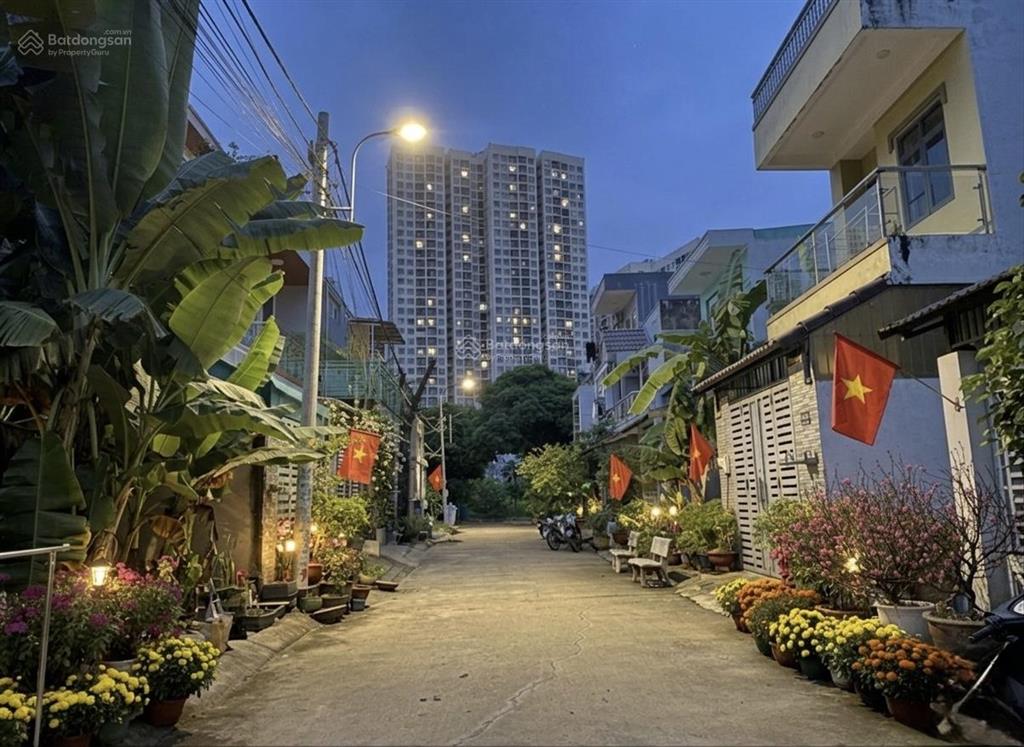 Bán lô 63m nguyễn xiển châu long vị trí đẹp đường thông thoáng đôi diện cc vinhomes, vincom mega