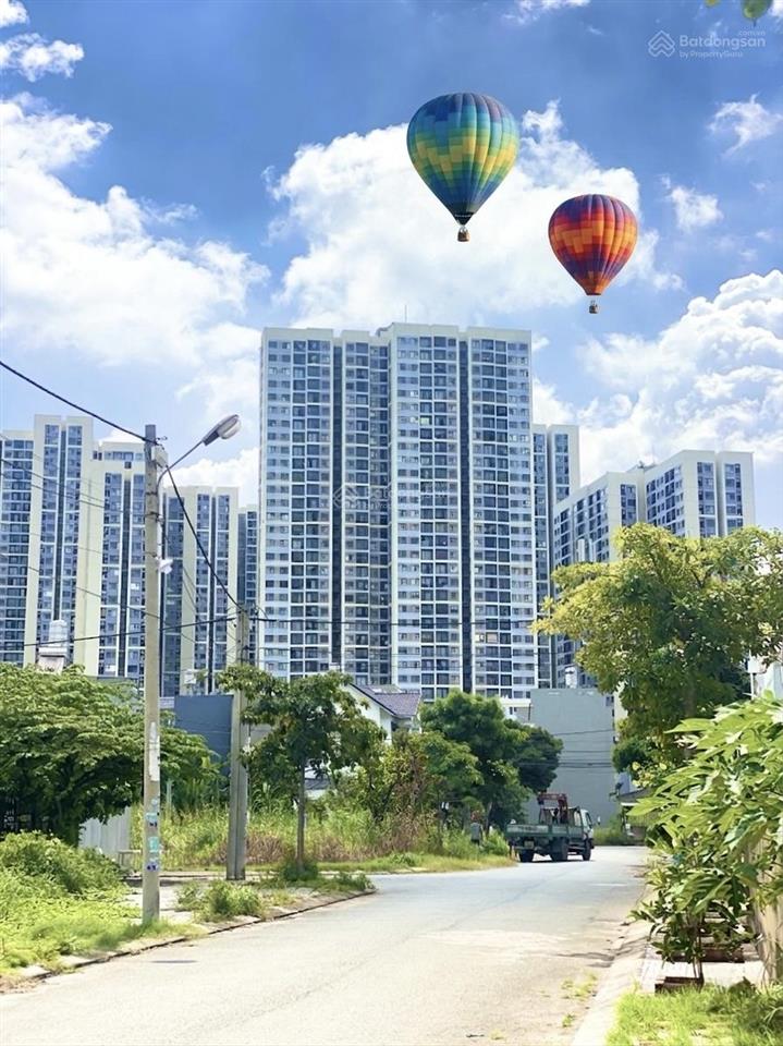 Bán lô 63m nguyễn xiển châu long vị trí đẹp đường thông thoáng đôi diện cc vinhomes, vincom mega